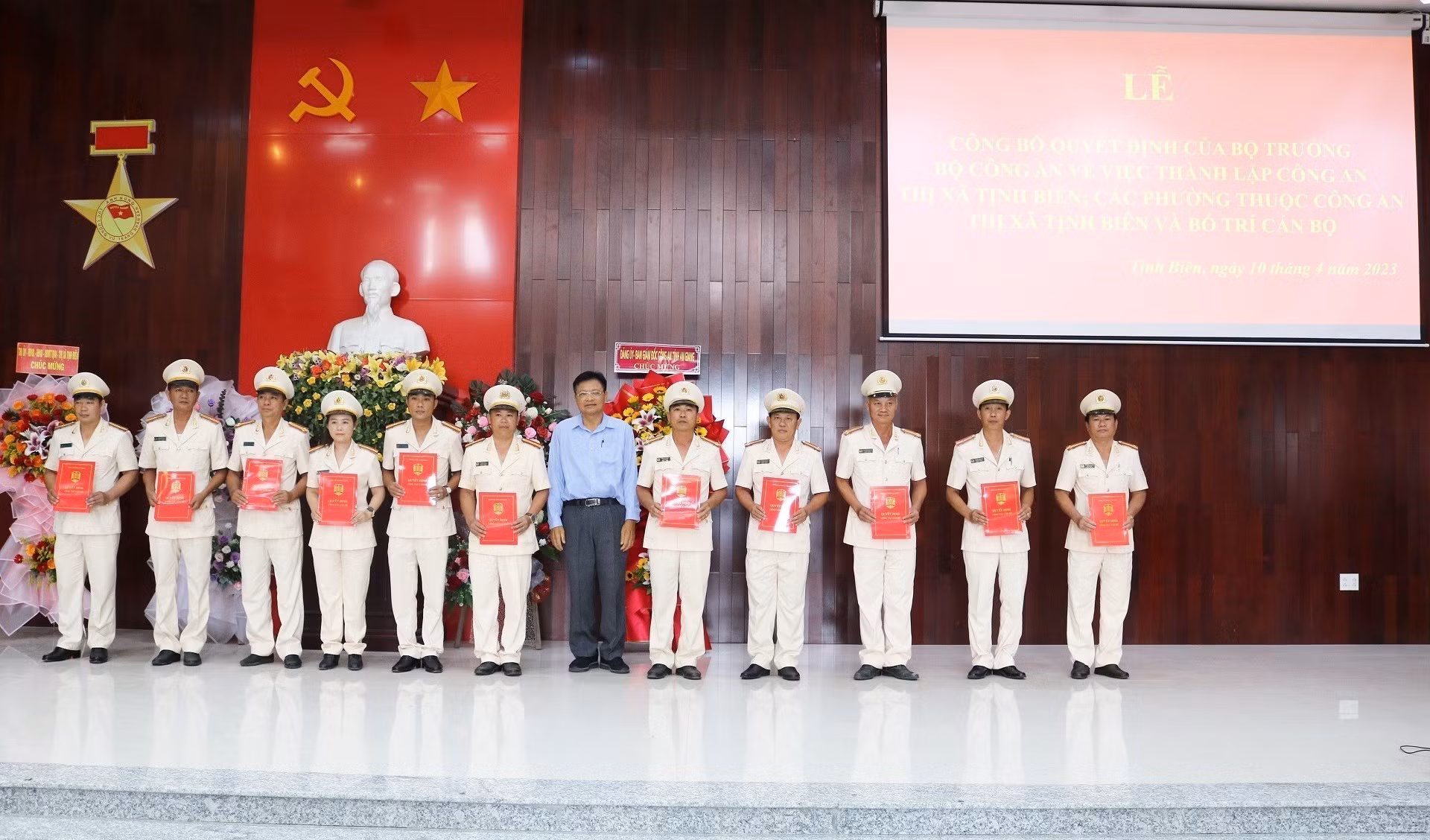 Thành lập Công an thị xã Tịnh Biên, An Giang ảnh 2