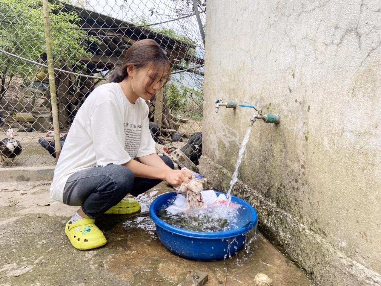 Giúp người dân huyện biên giới Phong Thổ được sử dụng nước sạch ảnh 2