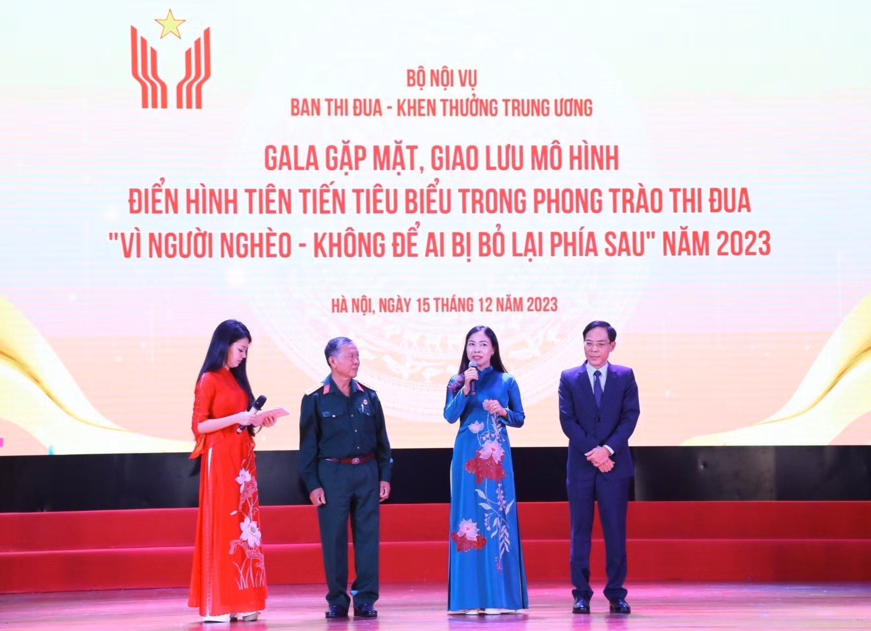 Giao lưu điển hình tiên tiến trong phong trào thi đua “Vì người nghèo – Không để ai bị bỏ lại phía sau” ảnh 1