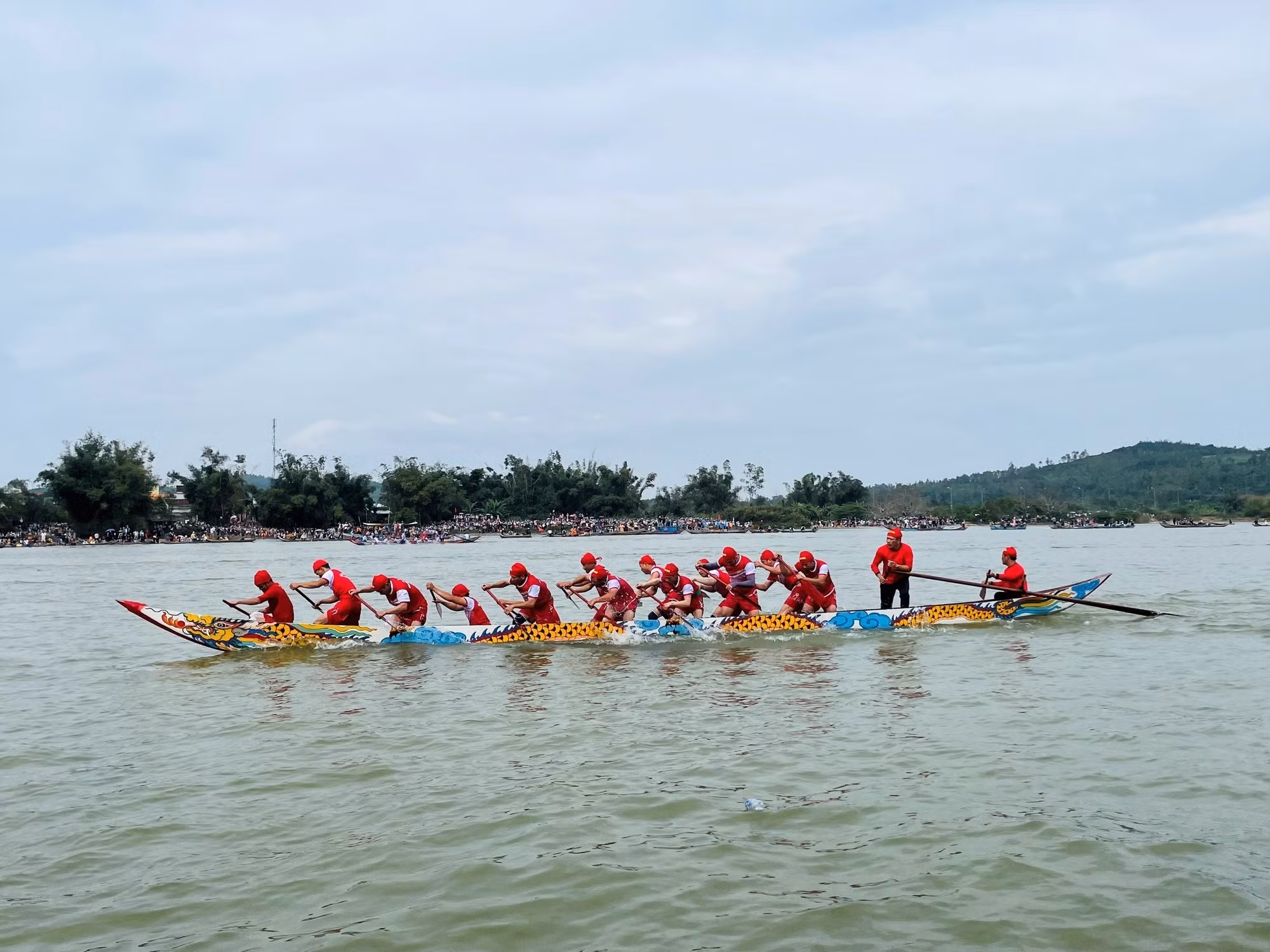 Lễ hội đua thuyền truyền thống đầu năm mới: Nét đẹp văn hóa, gắn kết cộng đồng ảnh 2