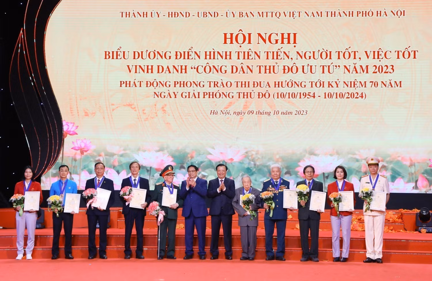 Nhà văn Nguyễn Ngọc Tiến - “Cuốn bách khoa” về văn hóa Hà Nội ảnh 2