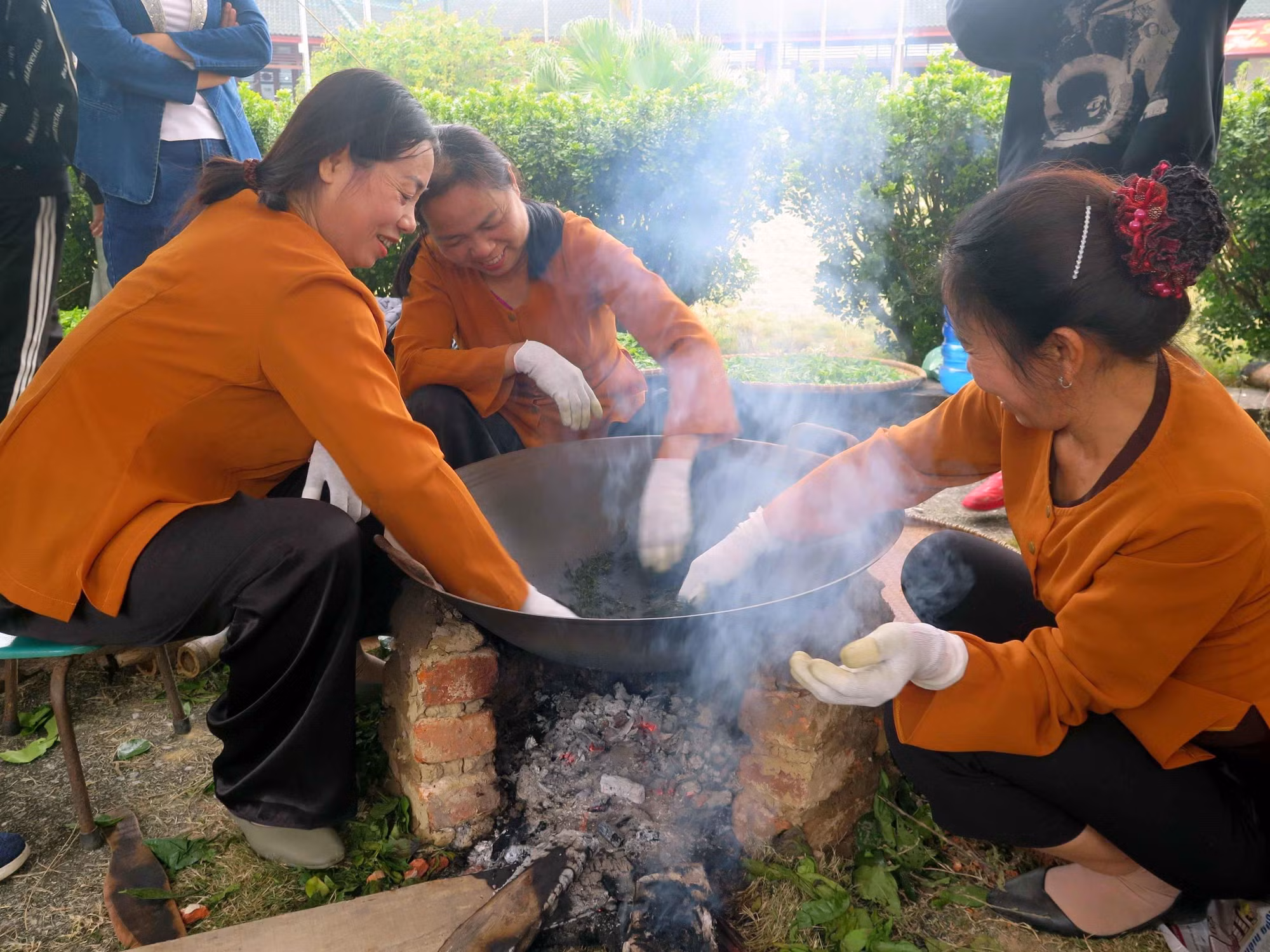 Lễ hội “Hương sắc trà Xuân - vùng chè đặc sản Tân Cương” ảnh 3