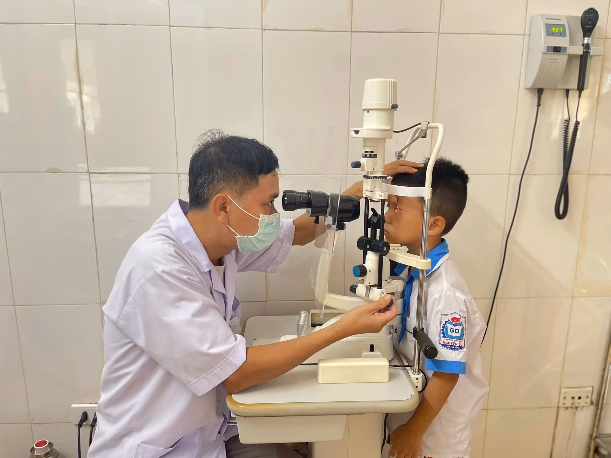 Hà Tĩnh ngăn chặn bệnh đau mắt đỏ bùng phát ảnh 1