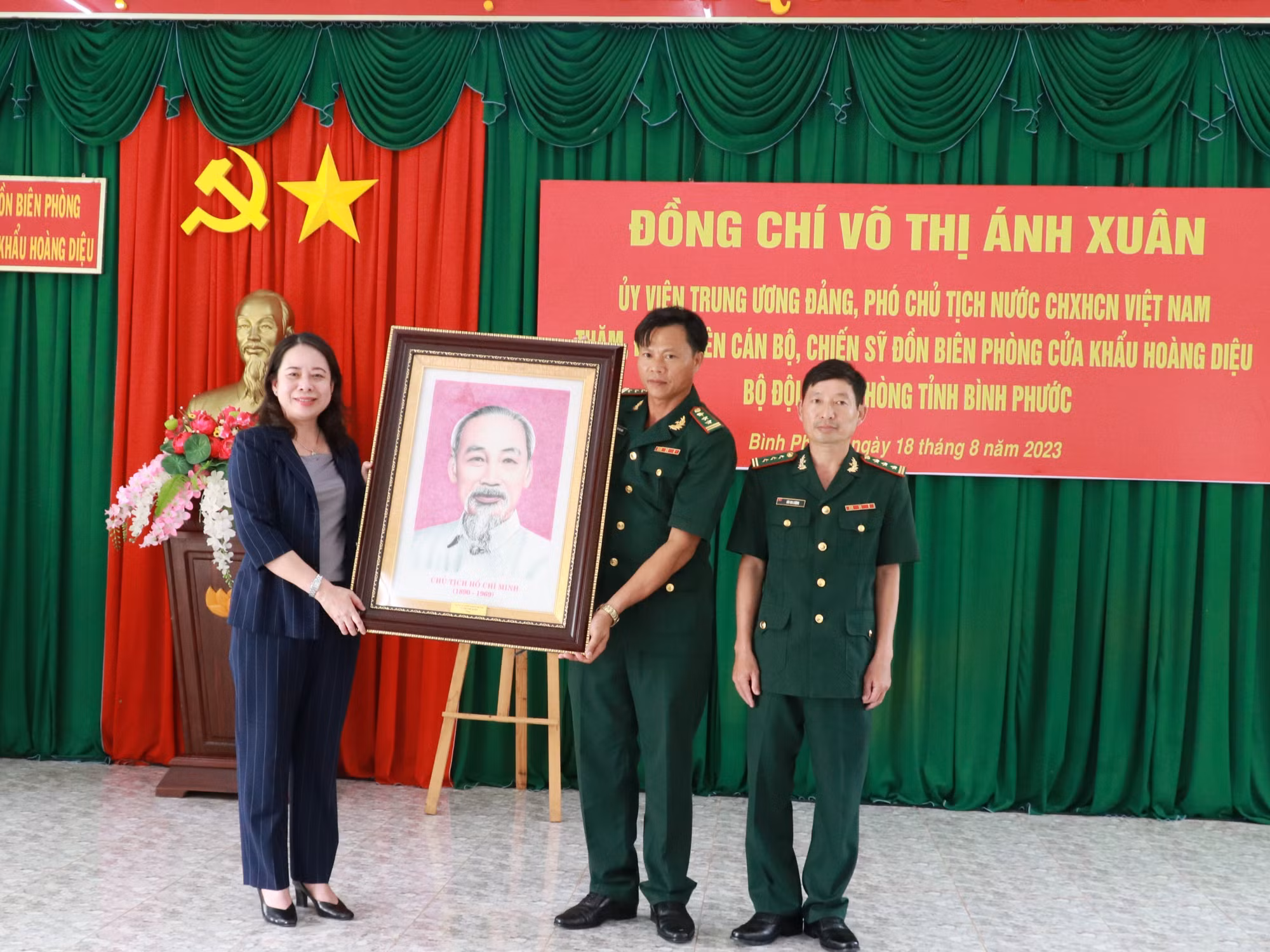 Phó Chủ tịch nước Võ Thị Ánh Xuân thăm Đồn Biên phòng Cửa khẩu Hoàng Diệu, Bình Phước ảnh 2
