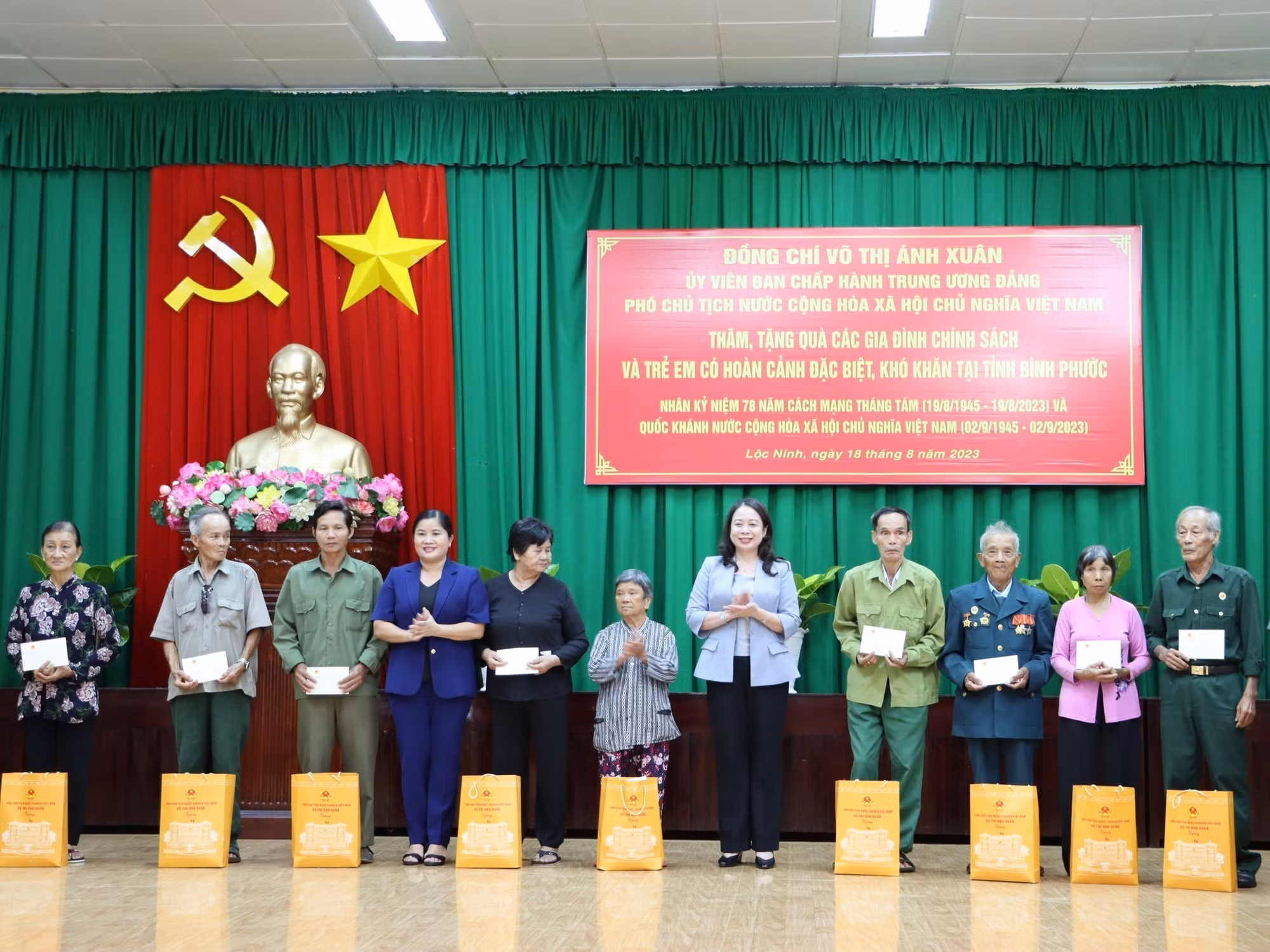 Phó Chủ tịch nước Võ Thị Ánh Xuân thăm Đồn Biên phòng Cửa khẩu Hoàng Diệu, Bình Phước ảnh 3