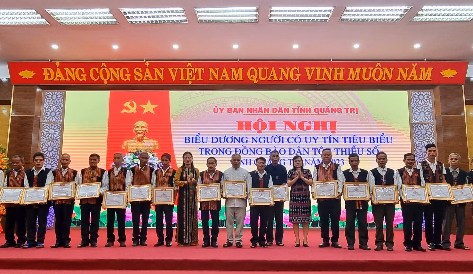 Biểu dương người có uy tín tiêu biểu trong đồng bào dân tộc thiểu số ở Quảng Trị ảnh 2