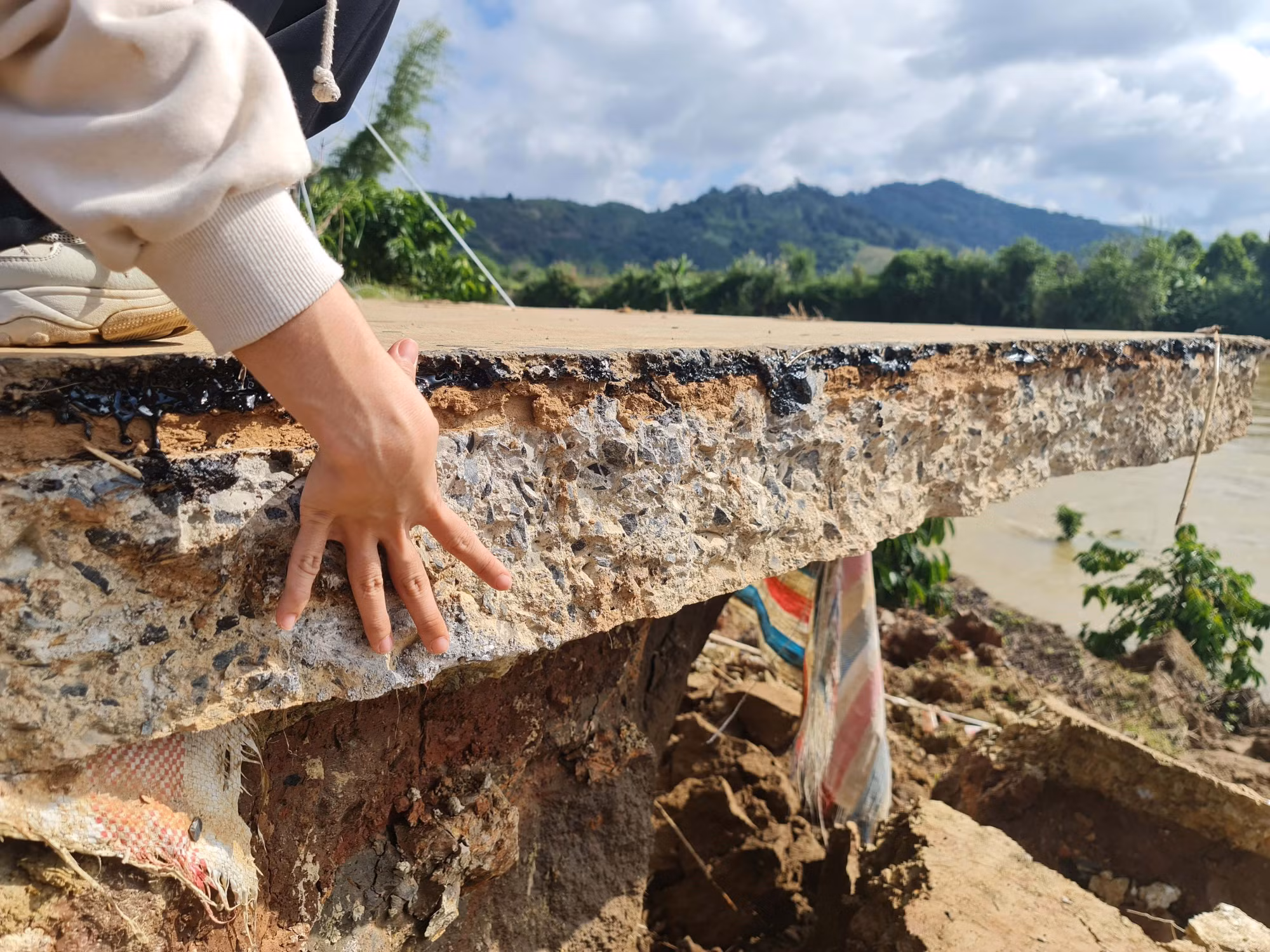 Khảo sát, đánh giá để có giải pháp khắc phục sạt lở tại cánh đồng lớn nhất tỉnh Đắk Nông ảnh 6