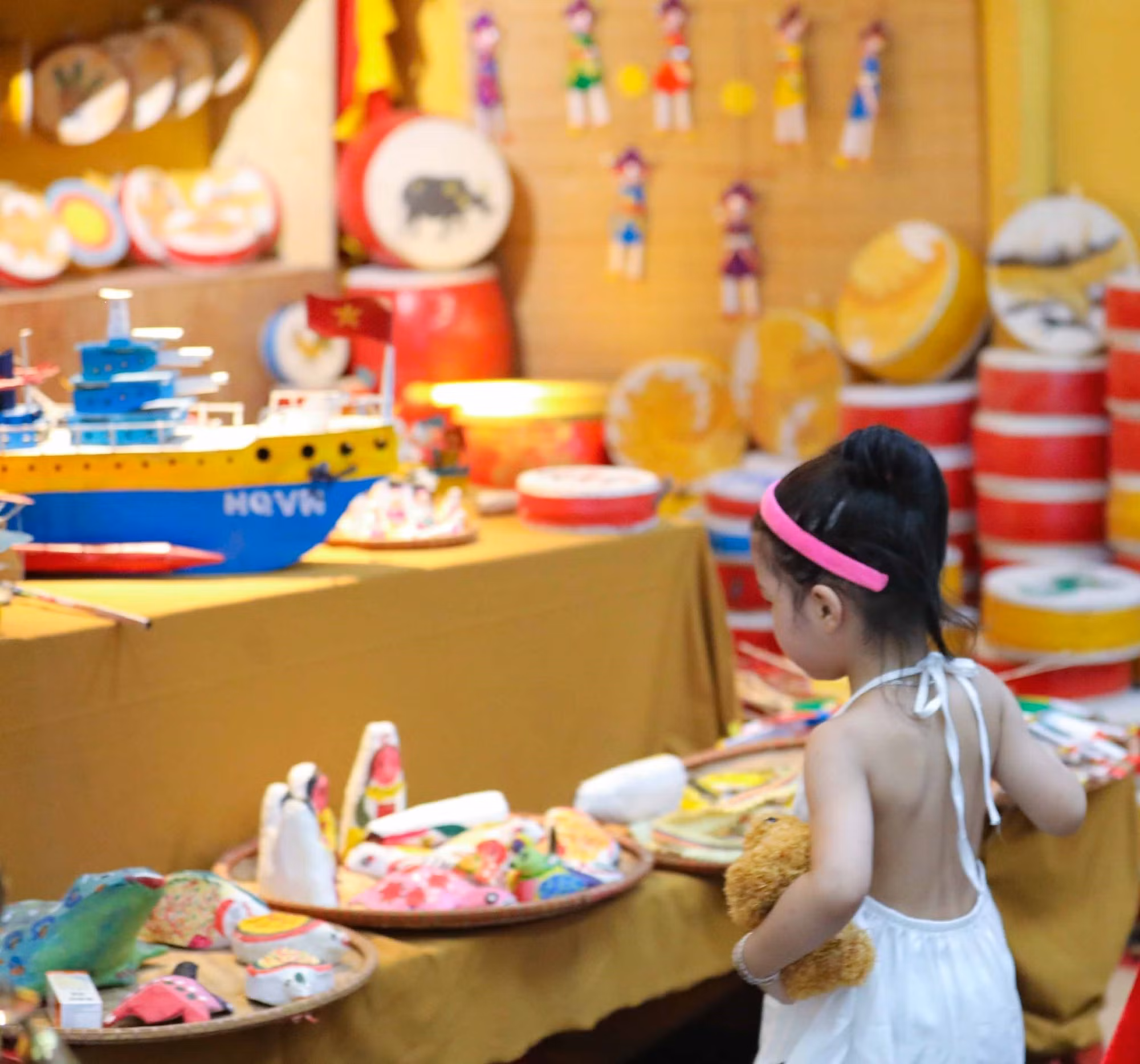 Đến Hoàng thành Thăng Long thưởng lãm các mẫu đèn Trung thu cổ bị thất truyền ảnh 4