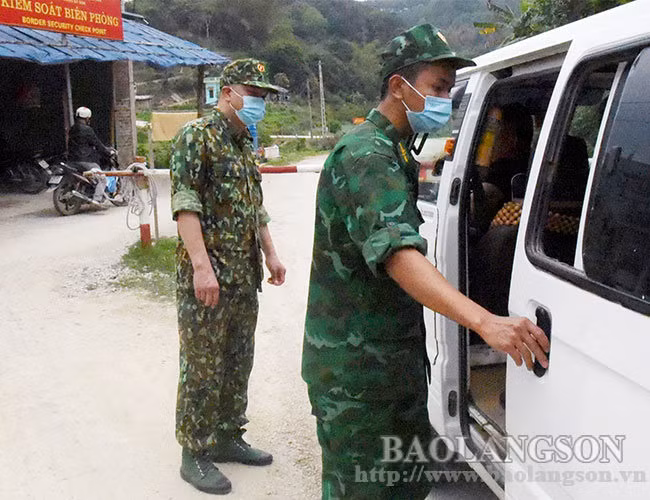 Lá chắn ngăn ngừa tội phạm ở khu vực biên giới ảnh 1