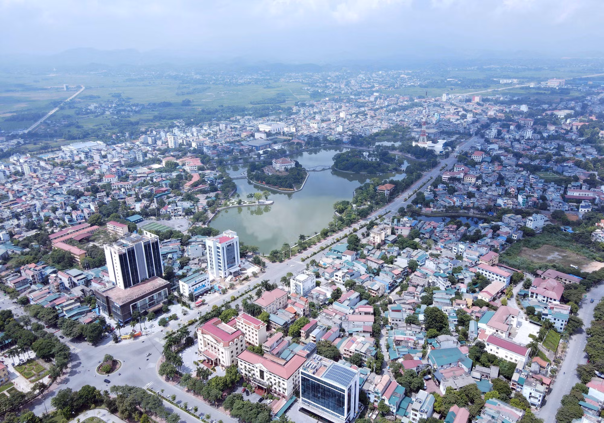 Sớm đưa Tuyên Quang trở thành tỉnh phát triển khá, toàn diện, bền vững trong khu vực ảnh 3