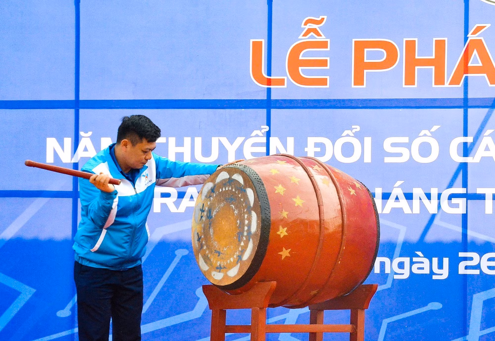 Tuổi trẻ Hòa Bình hỗ trợ chuyển đổi số cho địa bàn nông thôn ảnh 2