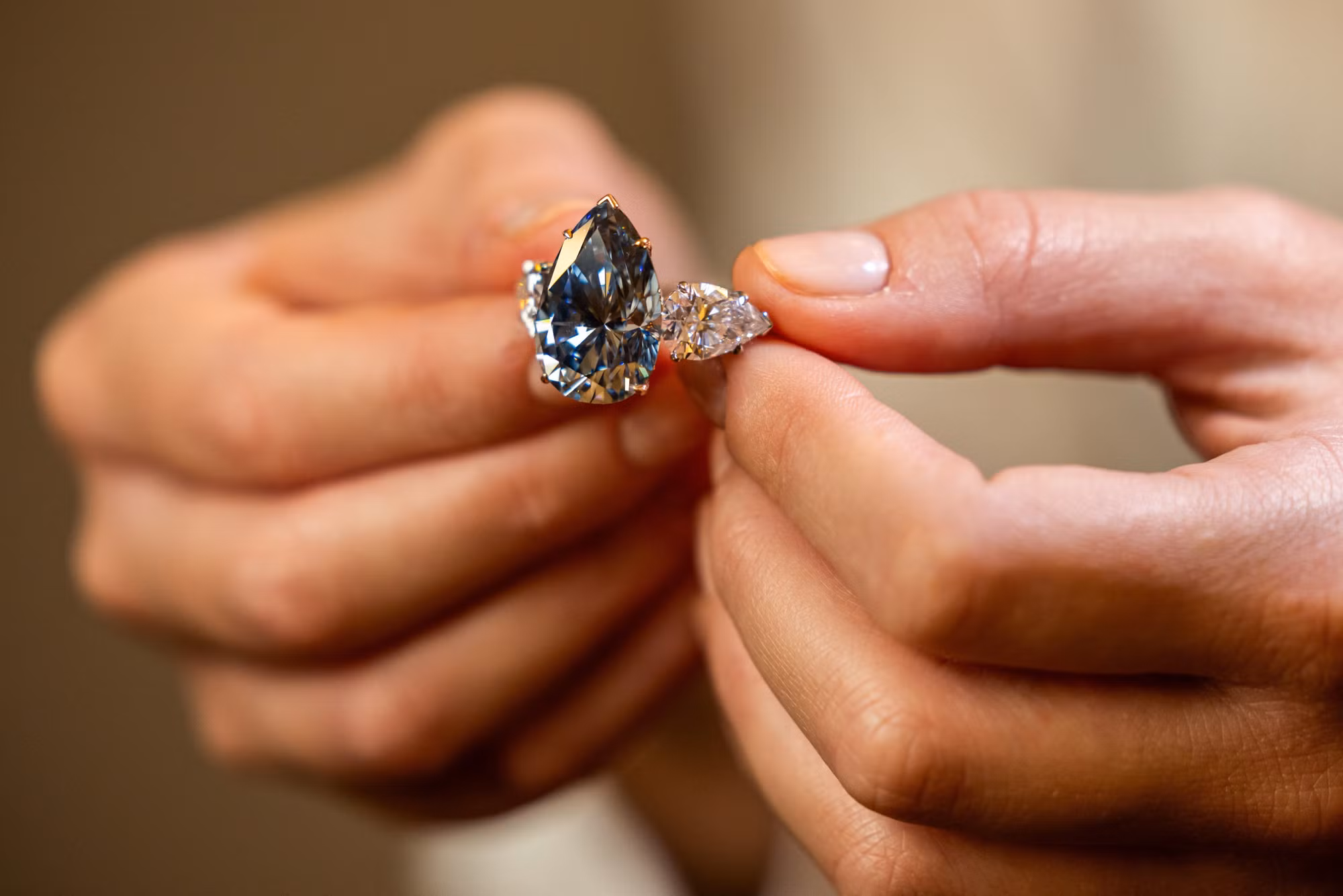 Viên kim cương quý hiếm “Bleu Royal” có thể được bán với giá 50 triệu USD ảnh 1