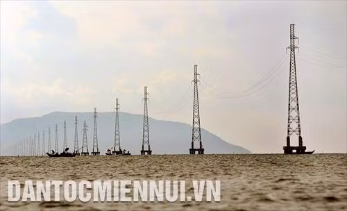 Công trình đường dây vượt biển 110 kV, cấp điện lưới quốc gia có chiều dài 24,5km trên biển, đoạn từ cảng cá Xẻo Nhàu (Tân Thạnh, An Minh) đến xã đảo Lại Sơn (Kiên Hải, Kiên Giang), được xem là công trình cấp điện vượt biển trên không có quy mô lớn nhất từ trước đến nay ở Việt Nam.
