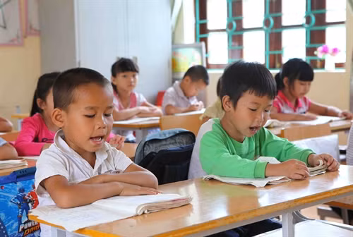 Giờ học môn tiếng Việt lớp 1 công nghệ giáo dục của học sinh lớp 1, Trường Tiểu học Nâm Hàng 1, xã Nậm Hàng, huyện Nậm Nhùn (Lai Châu).