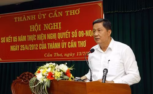 Ông Phạm Văn Hiểu, Phó Bí thư Thường trực Thành ủy, Chủ tịch HĐND thành phố Cần Thơ phát biểu tại hội nghị. Ảnh: Thanh Liêm - TTXVN