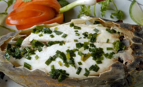 Theo lời đồn thổi của dân sành ăn, cá bò hòm chỉ có ở vùng biển thuộc huyện Hàm Thuận Nam, Bình Thuận