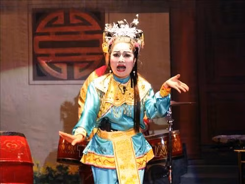 Biểu diễn trích đoạn Tuồng "Nguyệt cô hóa cáo" tại chương trình Tuồng "Hồn Việt". Ảnh: Trần Lê Lâm - TTXVN