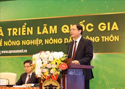 Bộ trưởng Bộ Nông nghiệp và Phát triển nông thôn Nguyễn Xuân Cường điều hành hội nghị. Ảnh: Phương Hoa - TTXVN