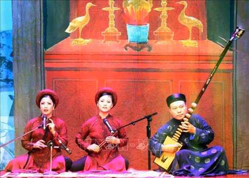 Tiết mục của đoàn ca trù Hà Tĩnh. Ảnh: Công Tường - TTXVN