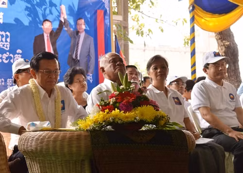 Thành phần lãnh đạo của CNRP tại Đại hội bất thường ngày 02/3/2017. Ảnh: Phan Minh Hưng và Danh Chanh Đa
