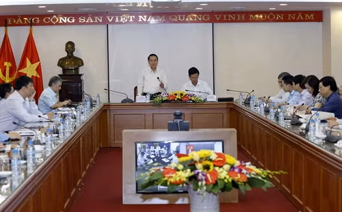 Đồng chí Nguyễn Đức Lợi, Ủy viên Trung ương Đảng, Bí thư Đảng ủy, Tổng Giám đốc Thông tấn xã Việt Nam phát biểu tại buổi làm việc. Ảnh: An Đăng - TTXVN