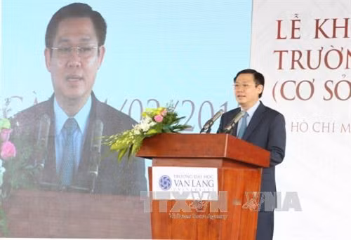 Phó Thủ tướng Vương Đình Huệ phát biểu tại buổi lễ. Ảnh: Phương Vy - TTXVN