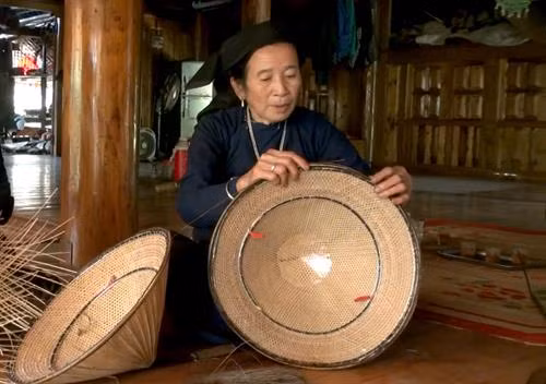 Bảo tồn nghề đan nón lá của đồng bào dân tộc Tày ảnh 2