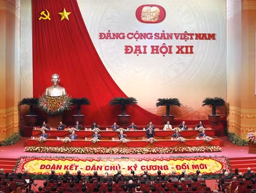 Đoàn Chủ tịch điều hành Đại hội. Ảnh: TTXVN