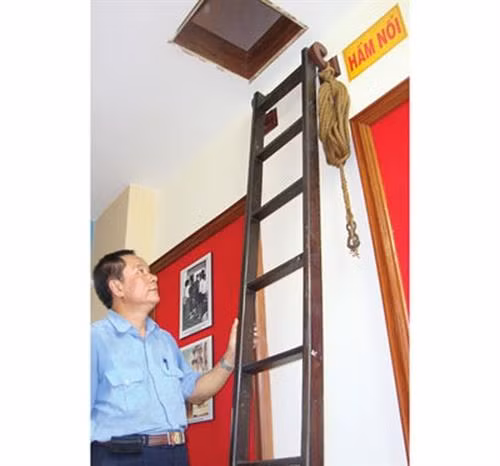 Trong căn hầm vũ khí bí mật tại nhà số 287/70, đường Nguyễn Đình Chiểu (Quận 3, Thành phố Hồ Chí Minh). Nguồn: SGGP Online