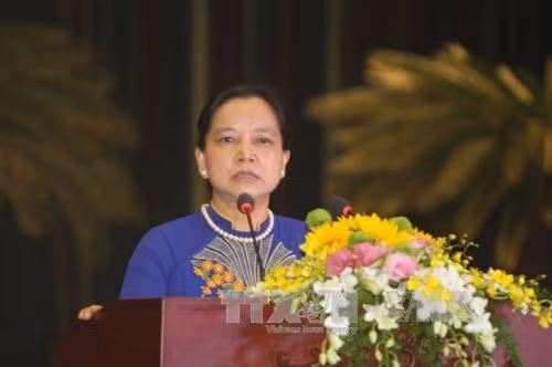 Bà Trần Thị Hà, Phó Trưởng Ban Thường trực Ban Thi đua-Khen thưởng Trung ương phát biểu tại hội nghị. Ảnh: Thanh Vũ-TTXVN