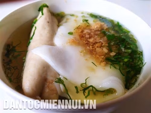 Những món gác bếp, bánh cuốn thơm ngon hấp dẫn du khách khi đến Cao Bằng. Ảnh: An Thành Đạt