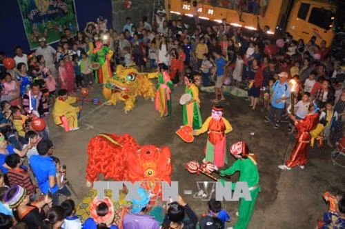 Đội múa lân của chi hội người cao tuổi tại tiểu khu 5, thị trấn Hát Lót, huyện Mai Sơn, tỉnh Sơn La hoạt động sôi nổi. Ảnh: Diệp Anh - TTXVN