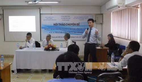 Tiến sỹ Vũ Tường Thụy (Giảng viên Đại học Nottingham cơ sở tại Malaysia) chia sẻ về Dữ liệu lớn - Big Data. Ảnh: Tiến Lực - TTXVN