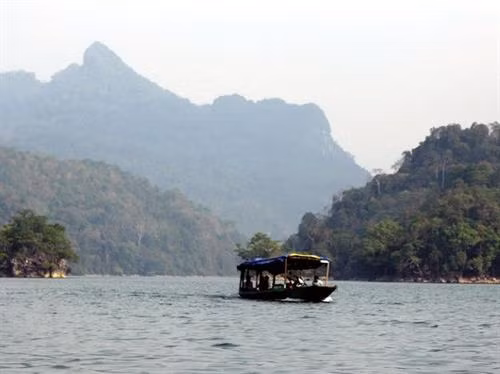 Thắng cảnh hồ Ba Bể. Ảnh: TTXVN
