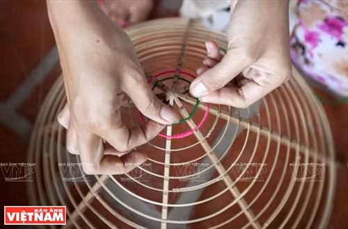 ...sau đó được trang trí màu sắc và bắt mắt.