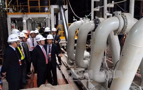 Các đại biểu tham quan hệ thống khoan ngầm TBM. Ảnh: An Hiếu - TTXVN