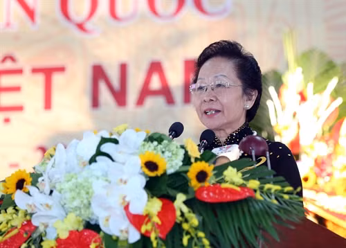 Nguyên Phó Chủ tịch nước Nguyễn Thị Doan được Đại hội bầu làm Chủ tịch Hội Khuyến học Việt Nam khóa V. (nhiệm kỳ 2016 - 2021). Ảnh: Quý Trung- TTXVN