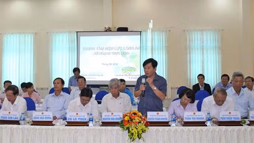 Nhiều đại biểu không đồng tình với việc triển khai dự án TTĐL Long An sử dụng nhiệt điện than. Nguồn: Báo Long An online