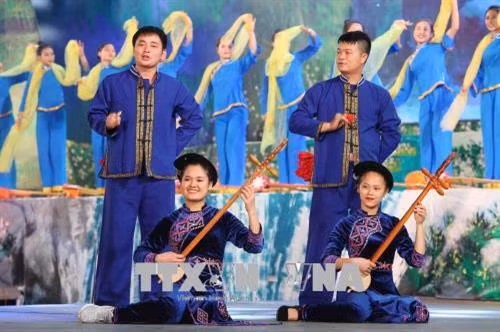 Chương trình nghệ thuật chào mừng tại lễ khai mạc Liên hoan. Ảnh: Thành Đạt - TTXVN