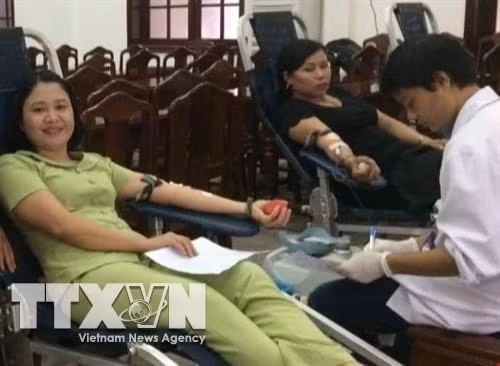 Cô giáo Nguyễn Thị Huy đã tham gia hiến máu nhân đạo 15 lần. Ảnh: Mai Trang - TTXVN