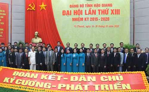 Ban chấp hành Đảng bộ tỉnh Hậu Giang nhiệm kỳ 2015 - 2020. Ảnh: Huỳnh Sử - TTXVN