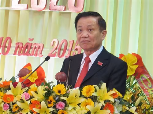 Đồng chí Trần Thọ- Bí thư Thành ủy Đà Nẵng trình bày báo cáo chính trị tại Đại hội. Ảnh: Văn Sơn- TTXVN