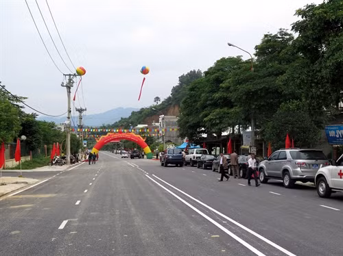 Tuyến đường Nguyễn Văn Tố (thành phố Bắc Kạn) trong ngày thông xe. Ảnh: Đức Hiếu- TTXVN