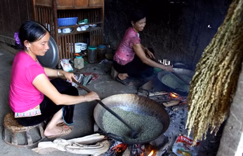 Đặc sản cốm Tú Lệ ảnh 2