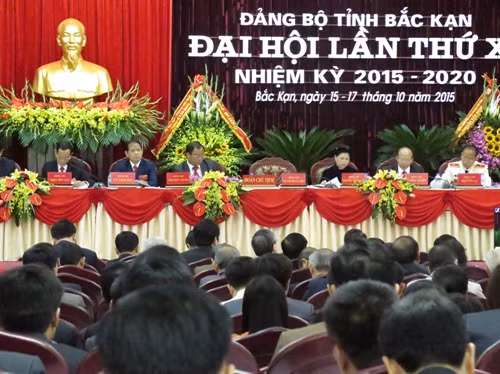 Đoàn chủ tịch Đại hội, sáng 16/10. Ảnh: Nguyễn Trình - TTXVN