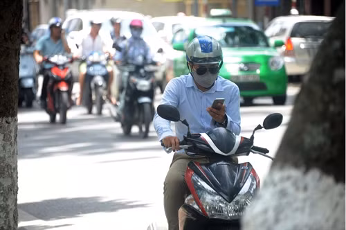 Đang điều khiển phương tiện giao thông mà “săn Pokémon” có thể dẫn đến tai nạn