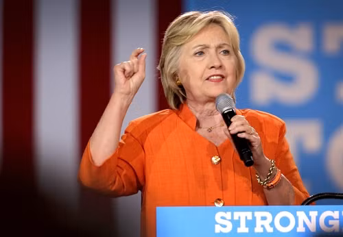 Bà Hillary Clinton phát biểu trong chiến dịch vận động tranh cử ở Kissimmee, bang Florida ngày 8/8. EPA/TTXVN