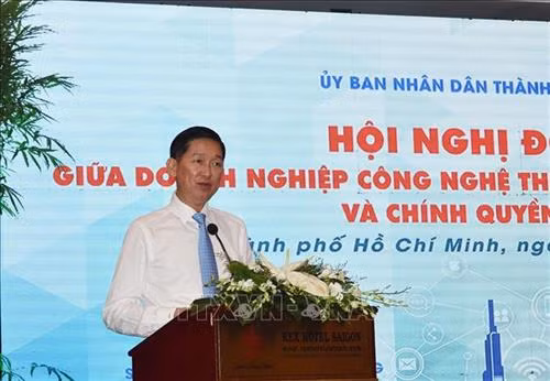 Phó Chủ tịch UBND Thành phố Hồ Chí Minh Trần Vĩnh Tuyến phát biểu tại hội nghị. Ảnh: Xuân Anh – TTXVN