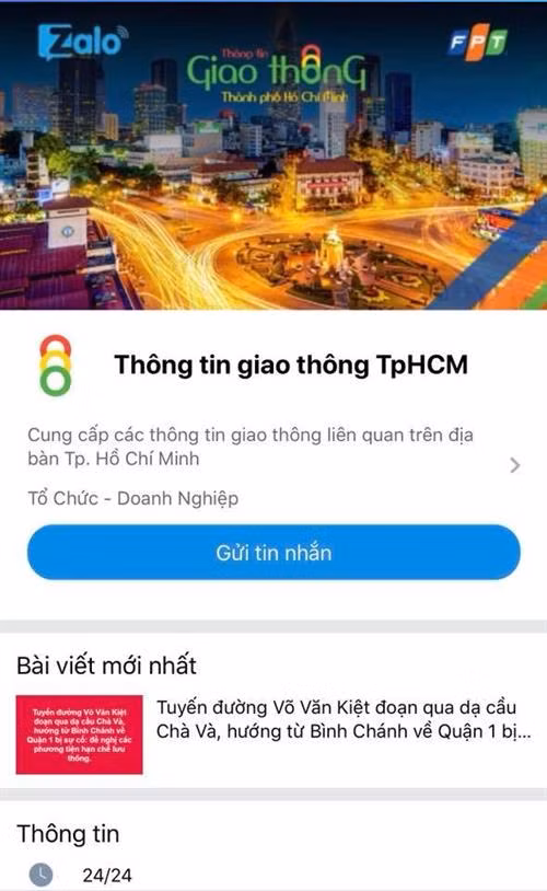 Ảnh chụp màn hình điện thoại cổng thông tin giao thông Thành phố Hồ Chí Minh. Trên ứng dụng Zalo, người dùng khi có nhu cầu truy cập có thể thao tác vào phần danh bạ, trên thanh tìm kiếm nhập "Thông tin giao thông Thành phố Hồ Chí Minh" và chọn nút "Quan tâm". Với ứng dựng này, người dân có thể lựa chọn lộ trình lưu thông hợp lý, tránh đi qua các khu vực xảy ra ùn tắc giao thông.