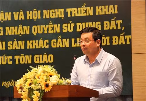 Ông Nguyễn Toàn Thắng, Giám đốc Sở Tài nguyên và Môi trường Thành phố Hồ Chí Minh phát biểu tại hội nghị. Ảnh: Xuân Dự - TTXVN